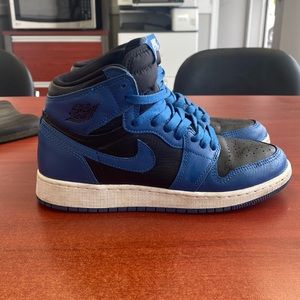 And Jordan 1’s in blue and black size 6